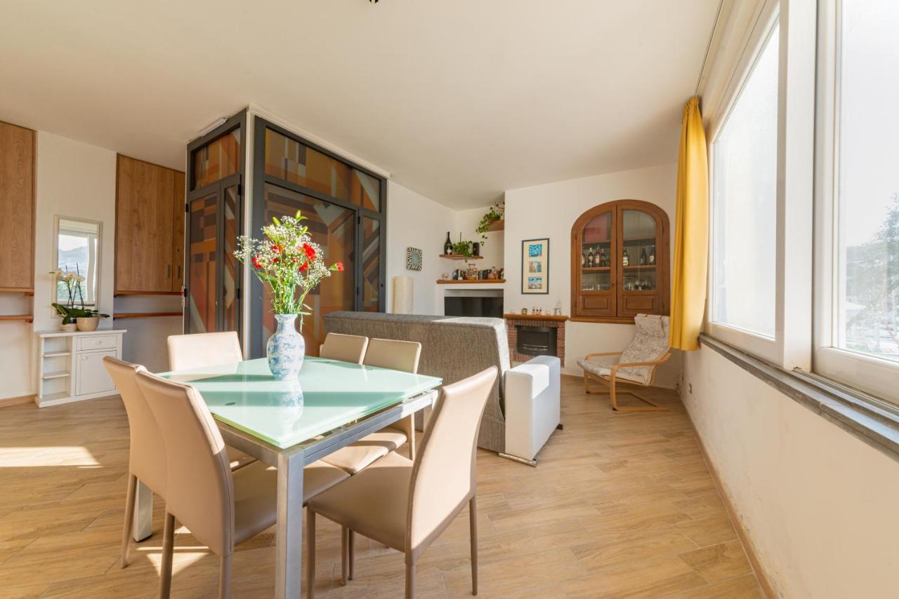 La Casa Sul Porto Apartment อีสเกีย ภายนอก รูปภาพ